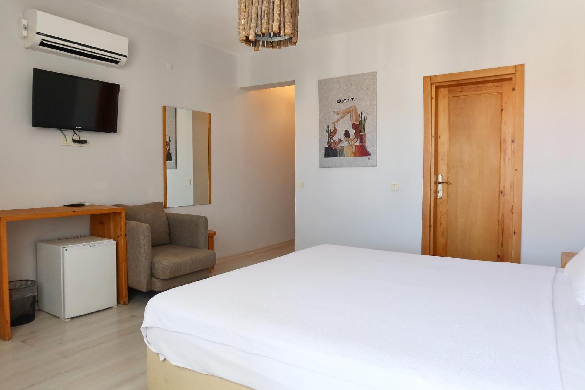 Zephyros City Otel Датча Екстериор снимка